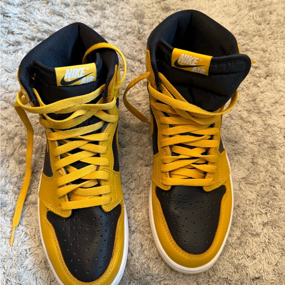 Nike Air Jordan 1 Retro Black and Yellow High-Top Sneakers